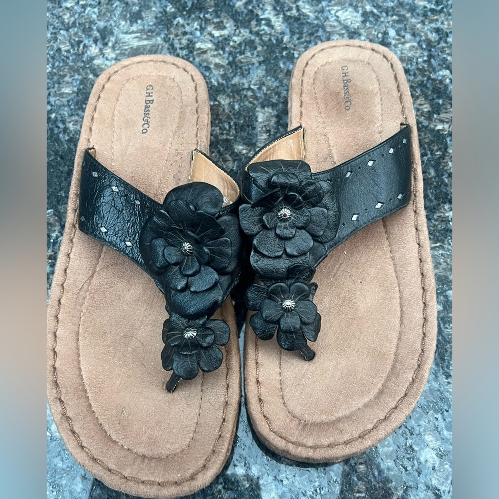 GHBass women’s flower leather sandals size 10